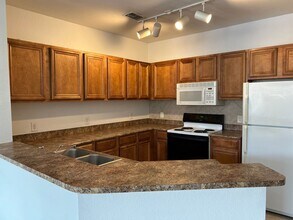 6153 Metrowest Blvd in Orlando, FL - Building Photo - Building Photo