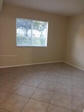 300 Gardens Dr in Pompano Beach, FL - Building Photo - Building Photo