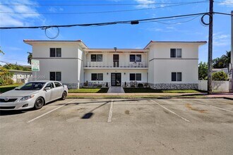 7115 Rue Granville in Miami Beach, FL - Foto de edificio - Building Photo