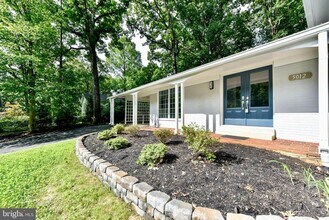 5012 Dodson Dr in Annandale, VA - Building Photo - Building Photo