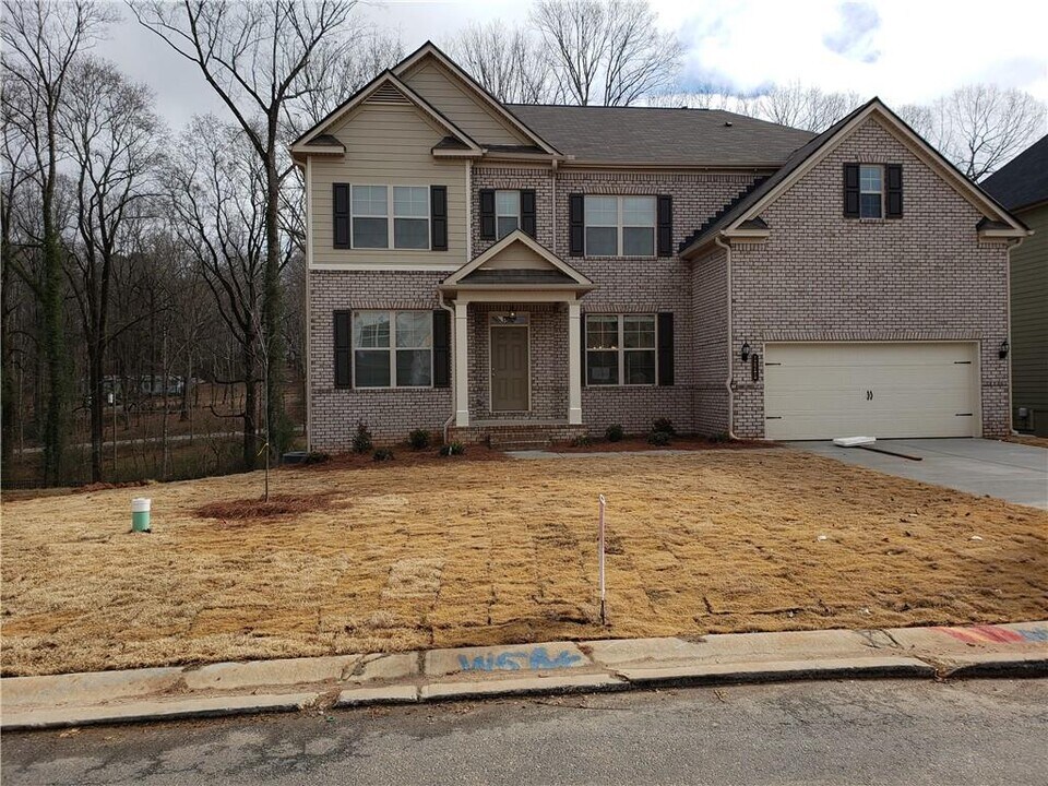 5655 Mirror Lake Dr in Cumming, GA - Building Photo