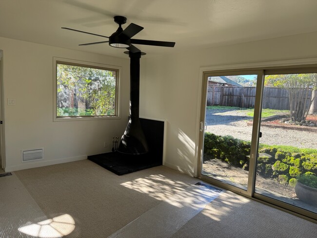 36 Ash Ave in San Anselmo, CA - Building Photo - Building Photo