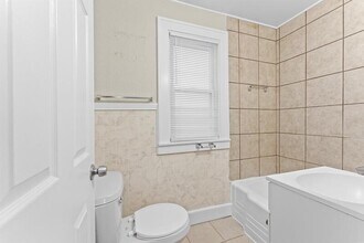 8638 Cadillac Ave in Warren, MI - Building Photo - Building Photo