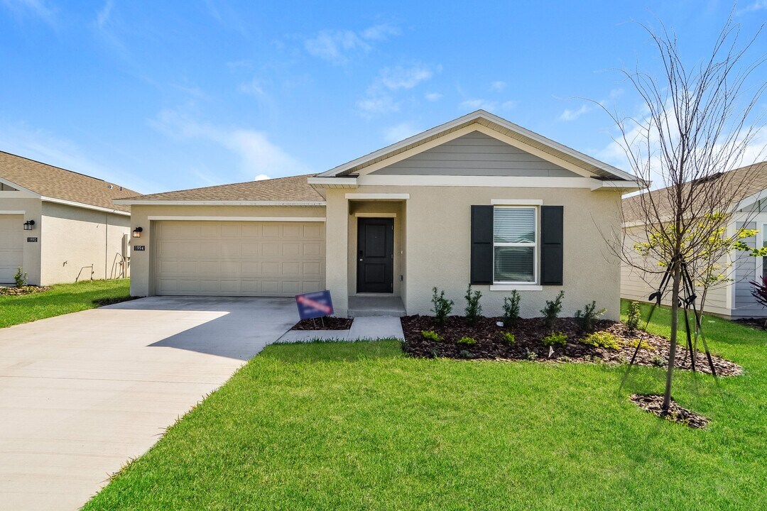 1994 Sarah St in Winter Haven, FL - Building Photo