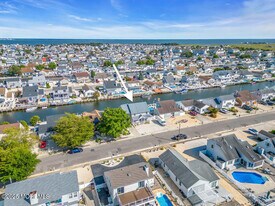 59 Top Sail Ct in Berkeley Township, NJ - Building Photo