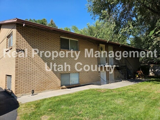 property at 1146 W 100 N