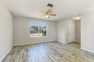 10007 Emerald Creek Dr in Houston, TX - Building Photo - Building Photo