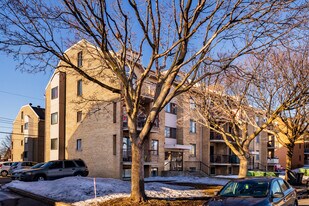 7815-7835 René-Descartes Av in Montréal, QC - Building Photo