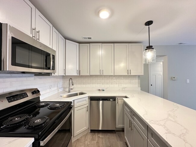 1212 N La Salle Dr, Unit A03W in Chicago, IL - Building Photo - Building Photo