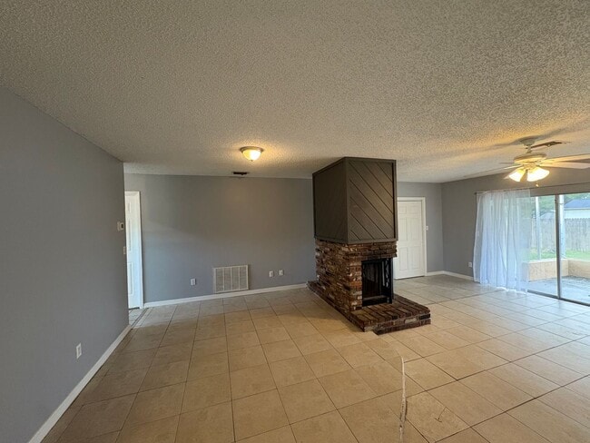 8035 Harding Ave in Spring Hill, FL - Building Photo - Building Photo