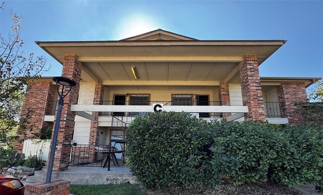 property at 1705 Crossing Pl