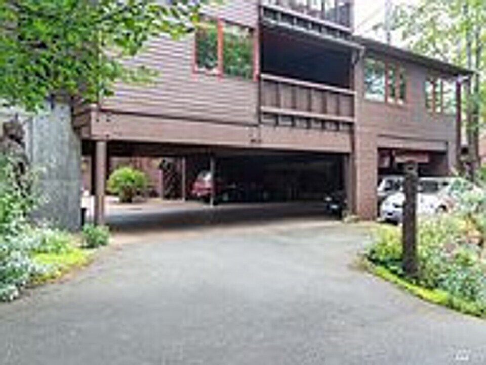 3823 Fremont Ave N in Seattle, WA - Building Photo