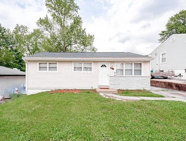 property at 1137 Maple Ave