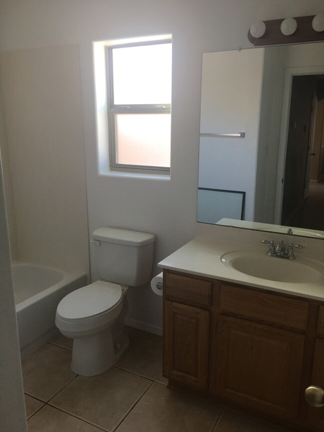 808 7th St NE in Rio Rancho, NM - Building Photo - Building Photo