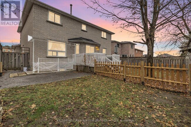 689 Leslie Valley Dr in Newmarket, ON - Building Photo - Building Photo