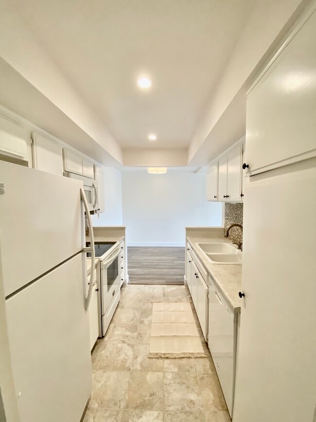 1803 E Ocean Blvd in Long Beach, CA - Building Photo - Building Photo