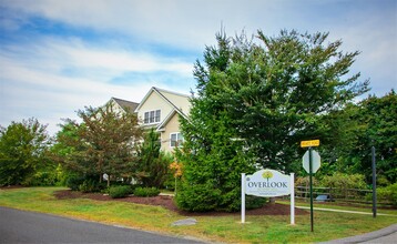 Overlook at Fort Hill Apartments in New Milford, CT - Building Photo - Building Photo