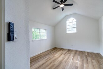 7625 Shadow Wood Dr in North Richland Hills, TX - Building Photo - Building Photo