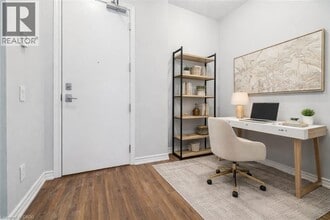 40 Esplanade Ln in Grimsby, ON - Building Photo - Building Photo