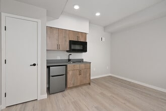 Clara Apartments in Seattle, WA - Building Photo - Building Photo