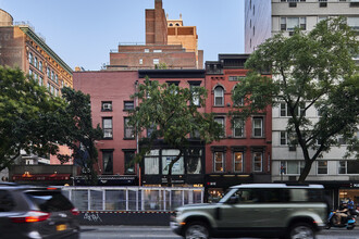 496 Avenue of the Americas in New York, NY - Foto de edificio - Building Photo