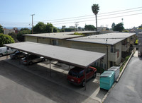 Villa Laurel Apartments in Ventura, CA - Foto de edificio - Building Photo