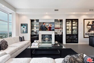 10776 Wilshire Blvd in Los Angeles, CA - Building Photo - Building Photo