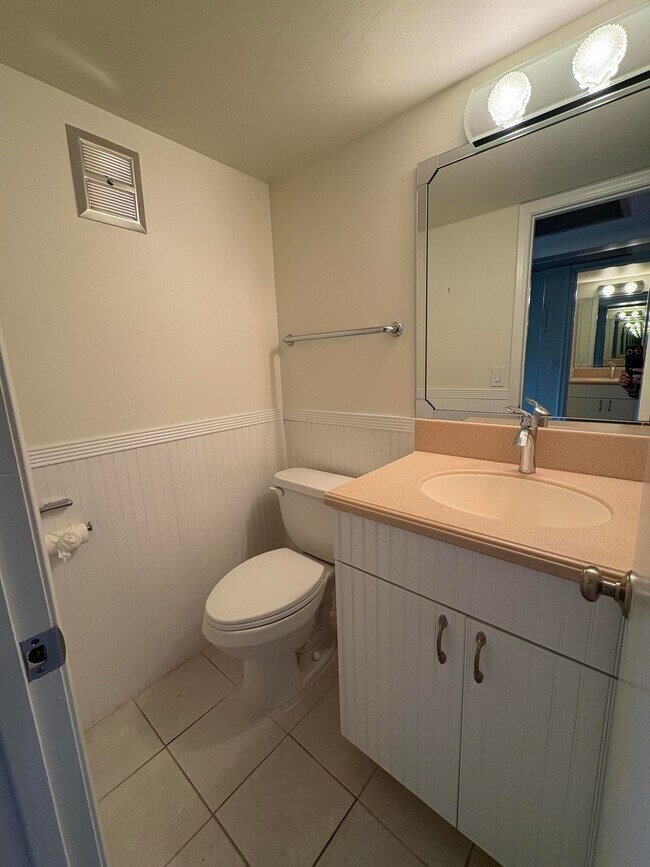 22 Andover A in West Palm Beach, FL - Building Photo - Building Photo