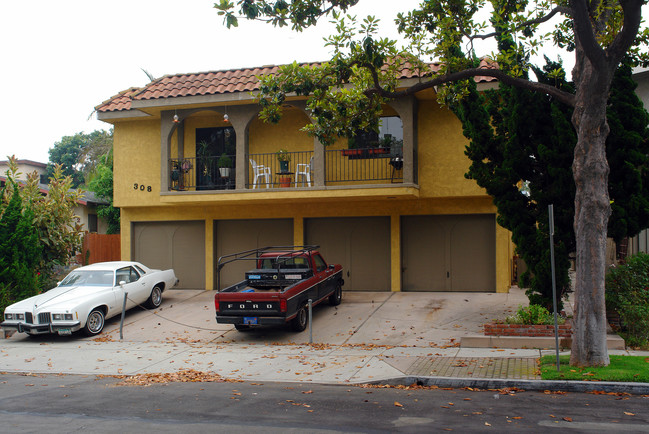 308 Whiting St in El Segundo, CA - Building Photo - Building Photo