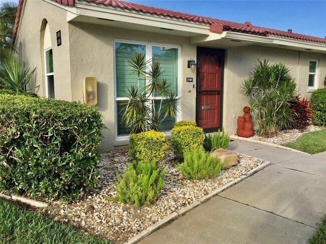 property at 2181 Pueblo Cir