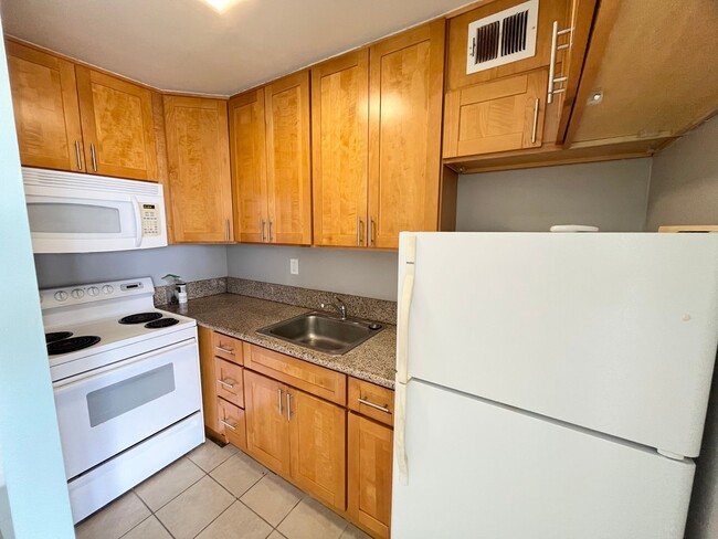 1560 Thurston Ave in Honolulu, HI - Building Photo - Building Photo