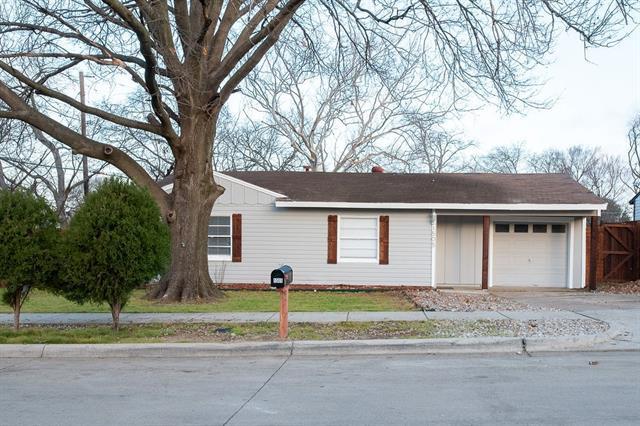 1505 Arbor Ln in Arlington, TX - Building Photo