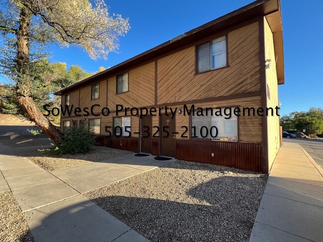 826 Vine Ave in Farmington, NM - Building Photo - Building Photo