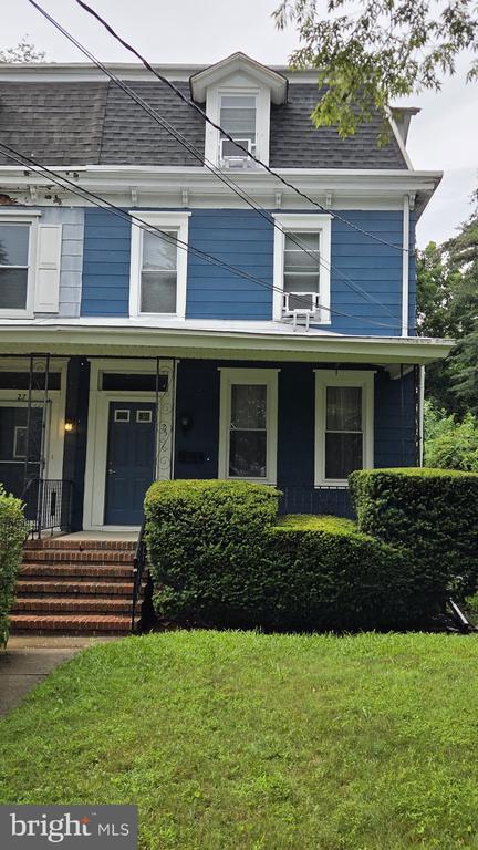 property at 25 W Chestnut Ave