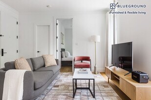 403 E 69th St in New York, NY - Building Photo