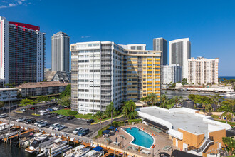 Lake Point Tower in Hallandale Beach, FL - Building Photo - Building Photo