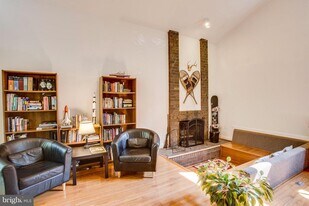 10108 Quayle Ct in Manassas, VA - Building Photo