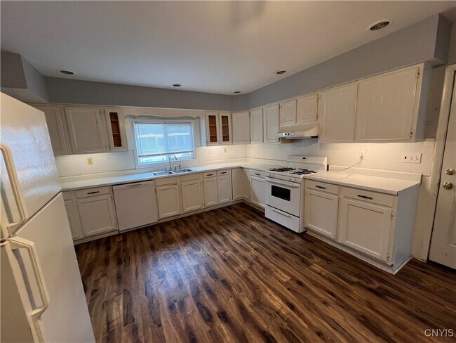 416 Danforth St in Syracuse, NY - Building Photo - Building Photo