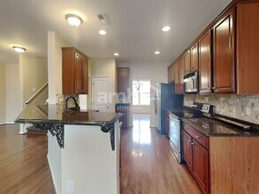 1744 Main Divide Dr in Wake Forest, NC - Foto de edificio - Building Photo