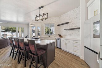 2732 E Hillery Dr in Phoenix, AZ - Building Photo - Building Photo