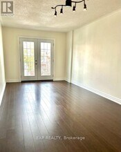 1588 S Parade Ct in Mississauga, ON - Building Photo - Building Photo