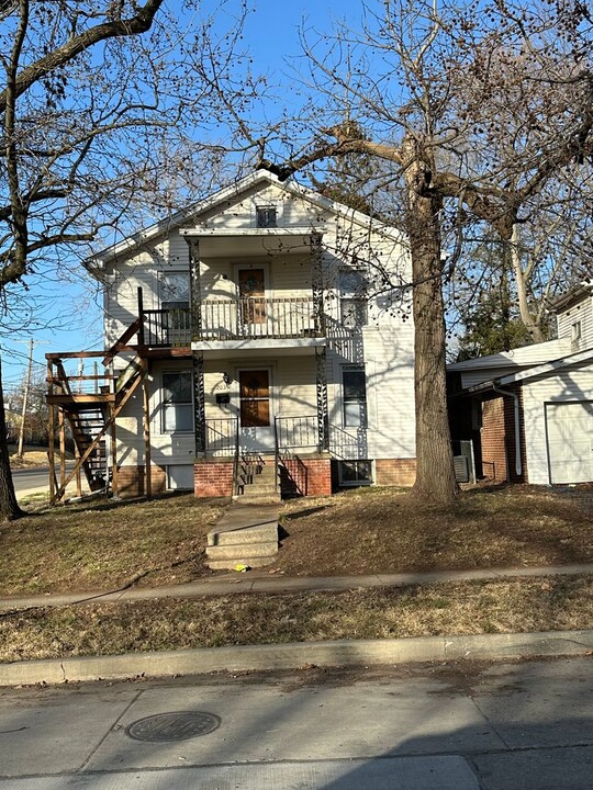 203 N Lincoln Ave-Unit -unit 2 in Springfield, IL - Building Photo