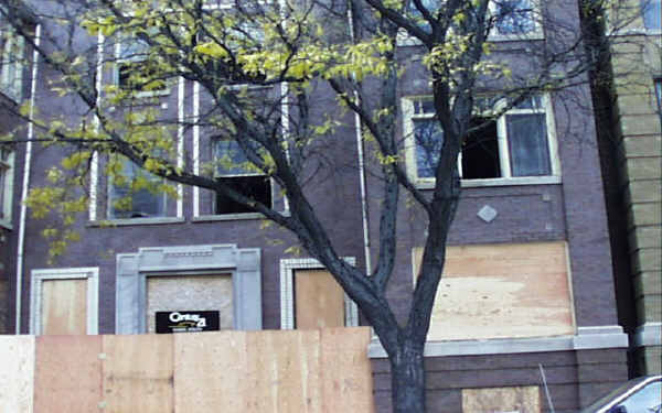 700-702 E 51st St in Chicago, IL - Foto de edificio