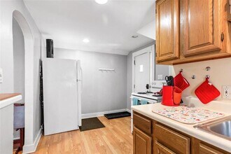 939 E 3rd St, Unit 3 in Royal Oak, MI - Foto de edificio - Building Photo