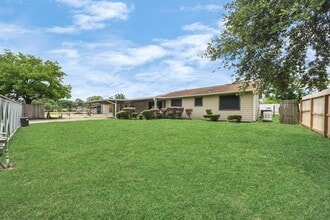 6410 Storey Dr in Humble, TX - Building Photo - Building Photo