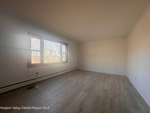 6140 NY-9G in Hudson, NY - Foto de edificio - Building Photo