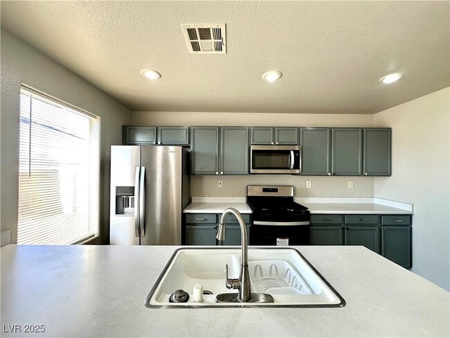 property at 2119 Tierra Del Verde St