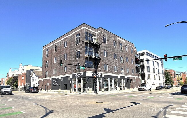 property at 500 N Damen Ave