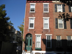 2051 Cherry St in Philadelphia, PA - Building Photo - Building Photo