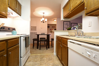 Remington Apartments in St. Charles, MO - Building Photo - Interior Photo